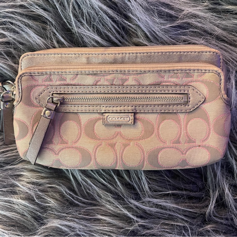 Coach Pink Glitter Wallet Wristlet 🩷